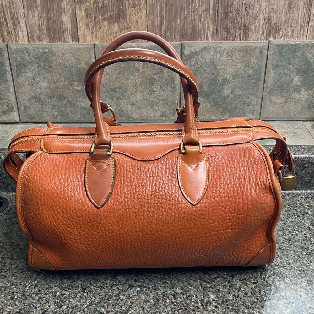 Dooney & Bourke AWL British Tan Gladstone, lock, keys, hangtag, strap USA 🇺🇸 - Picture 2 of 16